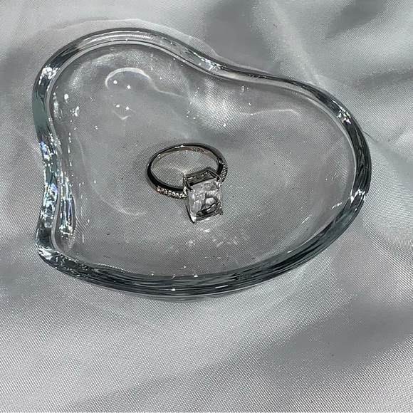 TIFFANY & CO. x ELSA PERRETI lead crystal HEART ring/trinket box - Picture 4 of 8